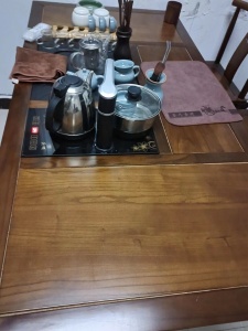 电脑桌椅，工位，茶台，空调全部低价出售