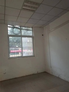 滨河路中段门面房出售